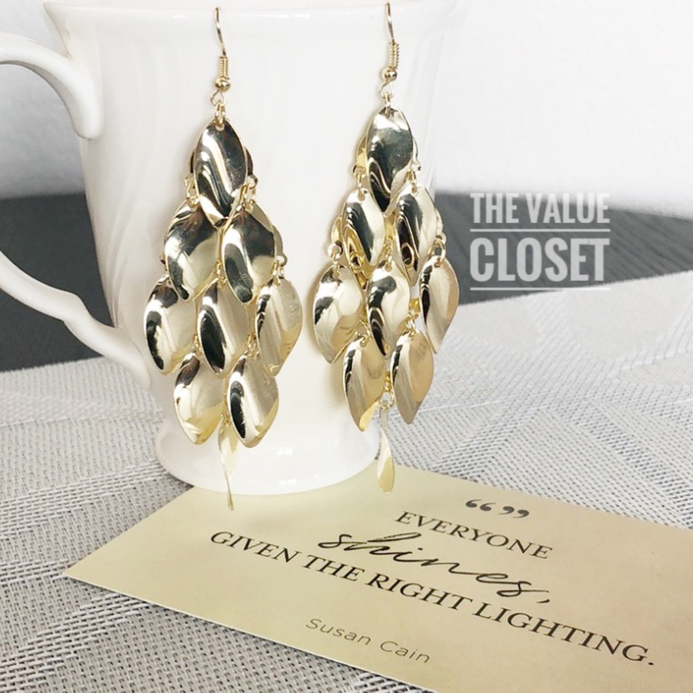 Drop dangle earrings